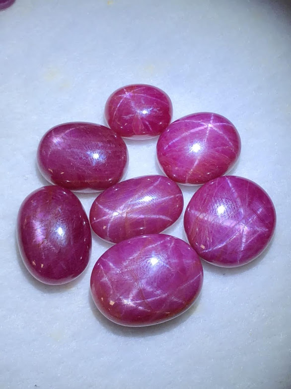 ĐÁ RUBY SAO, ĐÁ QUÝ TUYỆT ĐẸP