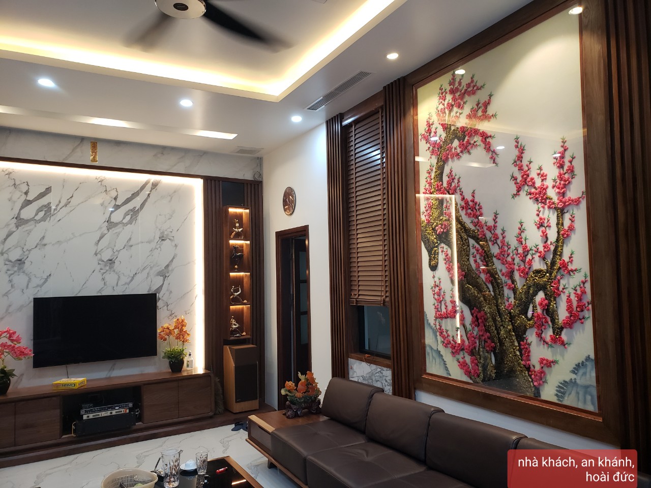 Tranh đá quý hoa đào thế chữ tâm