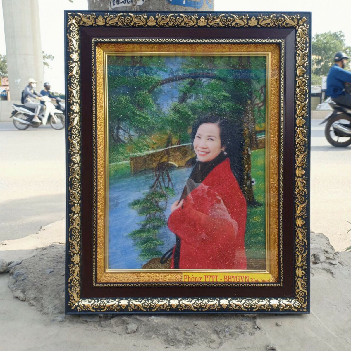 Khung tranh đá quý