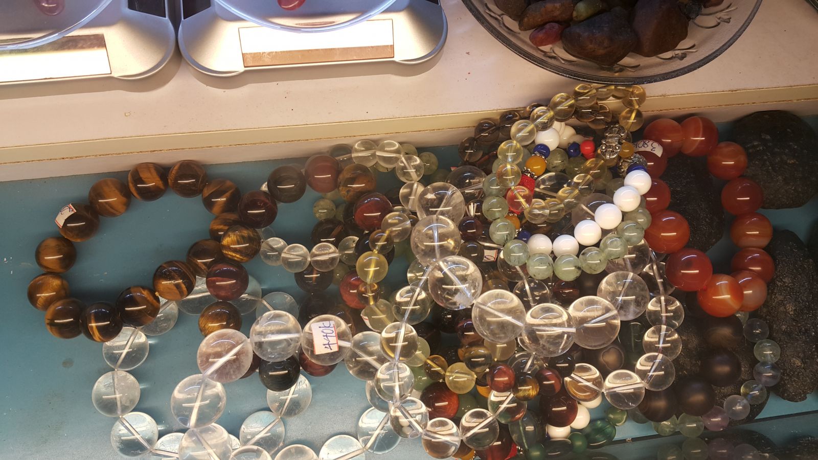 Vòng đeo tay bằng đá quý